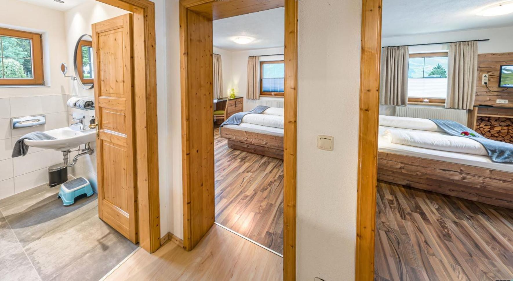 Appartements Am Burgsee 라디스 외부 사진