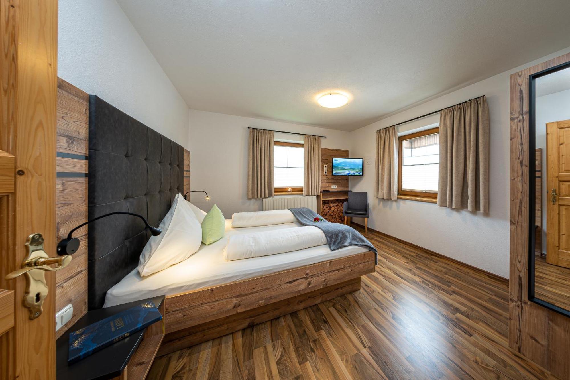 Appartements Am Burgsee 라디스 외부 사진