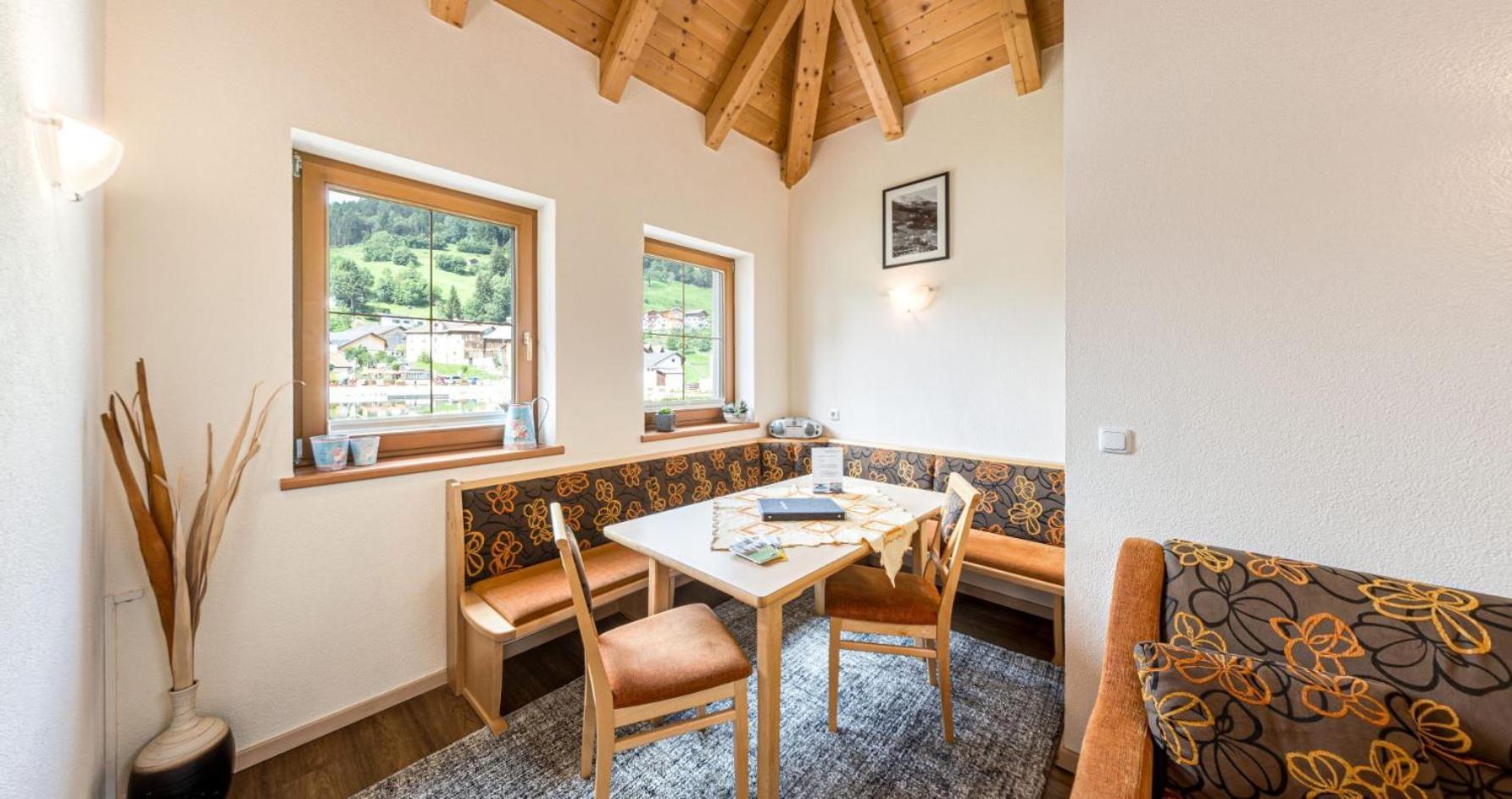 Appartements Am Burgsee 라디스 외부 사진