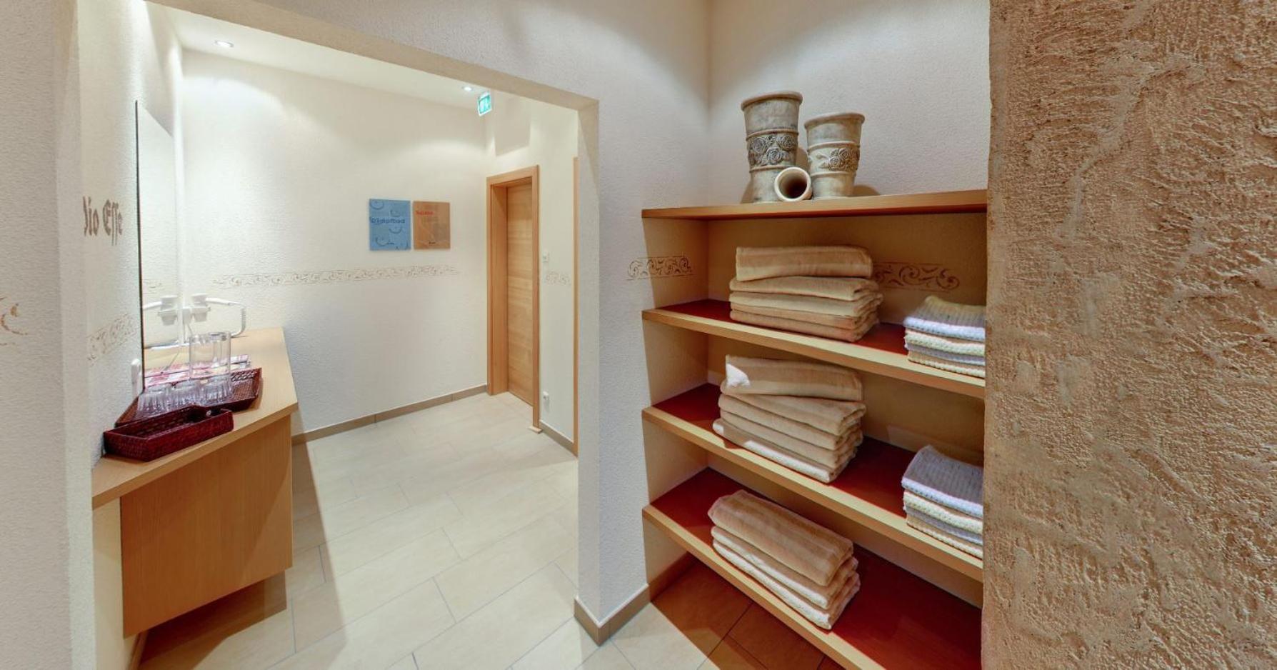 Appartements Am Burgsee 라디스 외부 사진